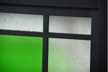 和製アンティーク　色ガラス入り!モダンなペイントガラス帯戸2枚セット