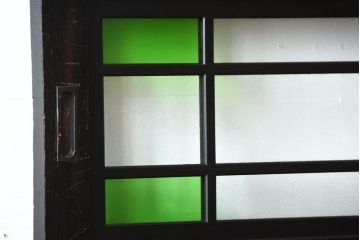 和製アンティーク　色ガラス入り!モダンなガラス帯戸(2)