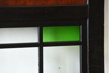和製アンティーク　色ガラス入り!モダンなガラス帯戸(2)