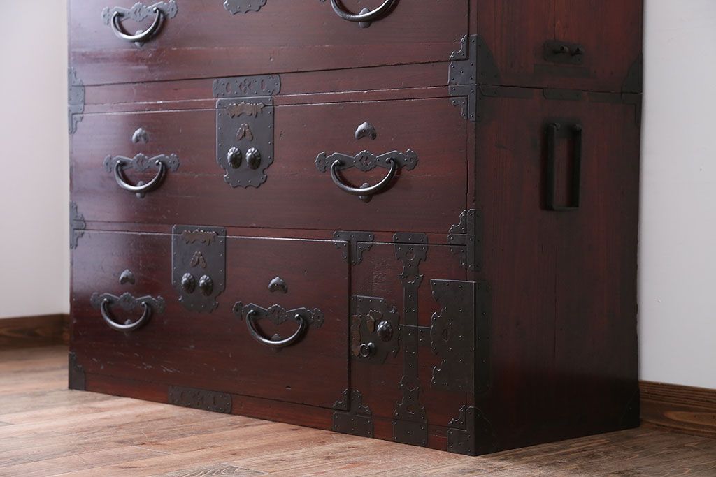 アンティーク家具　古民具・骨董　前面桐材!金具が美しい二本松箪笥(桐箪笥、桐たんす)