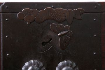 アンティーク家具　古民具・骨董　前面桐材!金具が美しい二本松箪笥(桐箪笥、桐たんす)