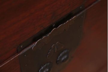 アンティーク家具　古民具・骨董　前面桐材!金具が美しい二本松箪笥(桐箪笥、桐たんす)