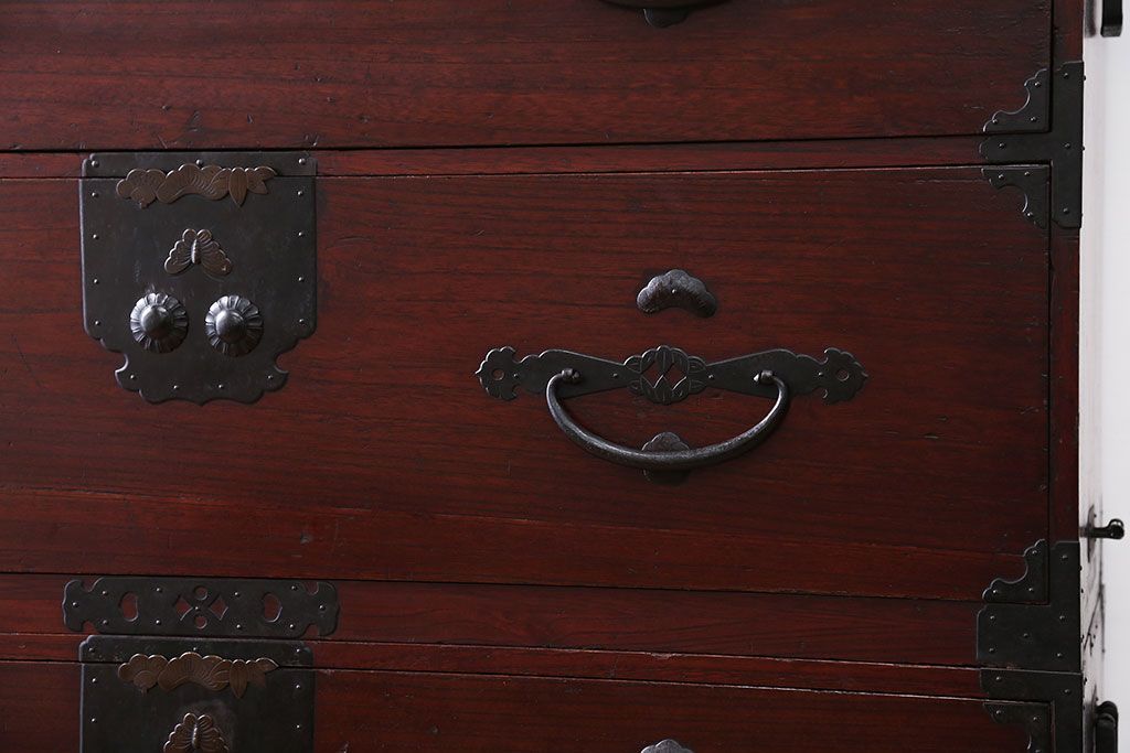 アンティーク家具　古民具・骨董　前面桐材!金具が美しい二本松箪笥(桐箪笥、桐たんす)