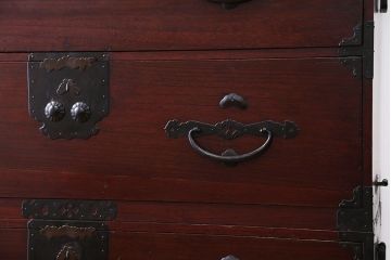 アンティーク家具　古民具・骨董　前面桐材!金具が美しい二本松箪笥(桐箪笥、桐たんす)