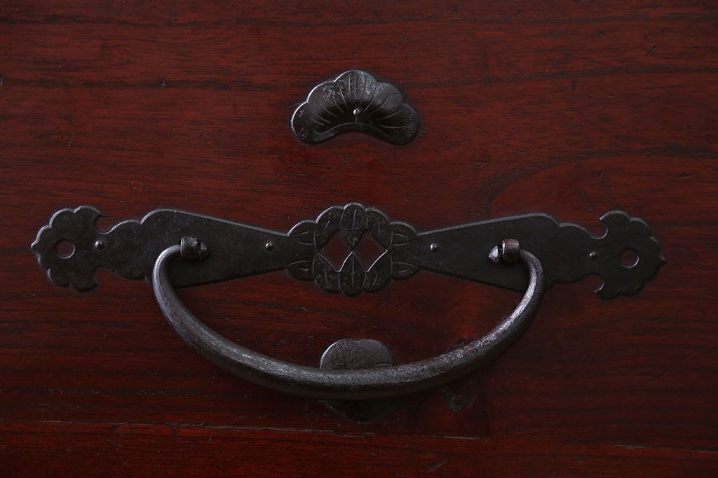 アンティーク家具　古民具・骨董　前面桐材!金具が美しい二本松箪笥(桐箪笥、桐たんす)