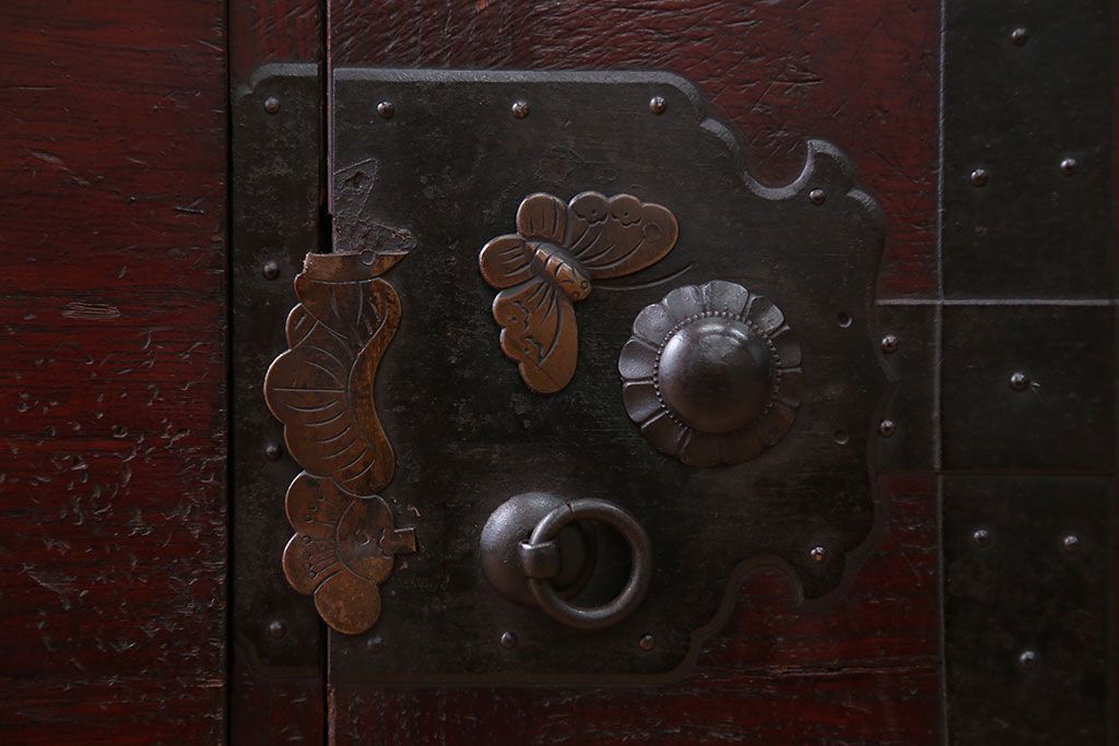 アンティーク家具　古民具・骨董　前面桐材!金具が美しい二本松箪笥(桐箪笥、桐たんす)