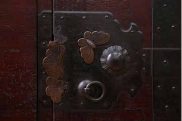 アンティーク家具　古民具・骨董　前面桐材!金具が美しい二本松箪笥(桐箪笥、桐たんす)