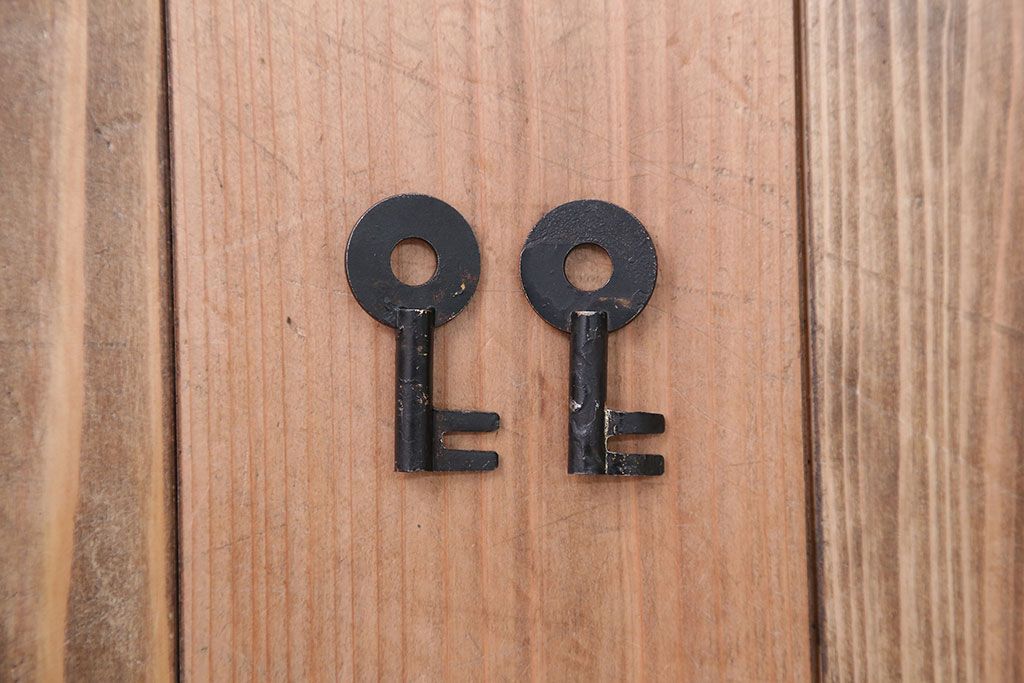 アンティーク家具　古民具・骨董　前面桐材!金具が美しい二本松箪笥(桐箪笥、桐たんす)