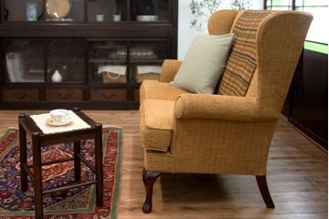 ヴィンテージ家具　イギリスビンテージ　シンプルで上品なウィングバックラブソファ(ウイングバック)