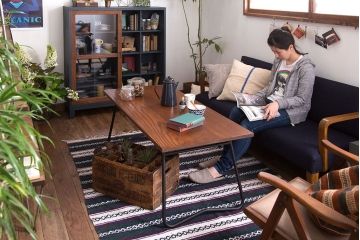 アンティーク家具　アンティーク　個性的な鉄脚がモダンなセンターテーブル(座卓・作業台)