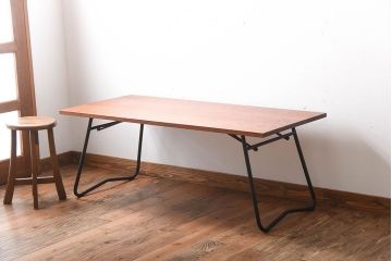アンティーク家具　アンティーク　個性的な鉄脚がモダンなセンターテーブル(座卓・作業台)