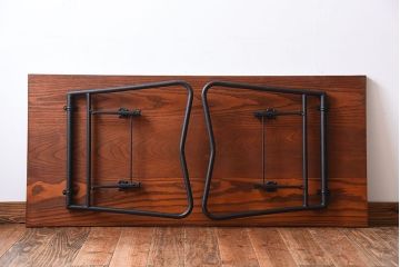 アンティーク家具　アンティーク　個性的な鉄脚がモダンなセンターテーブル(座卓・作業台)