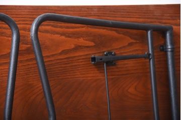 アンティーク家具　アンティーク　個性的な鉄脚がモダンなセンターテーブル(座卓・作業台)