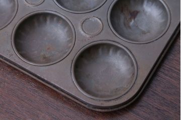 アンティーク雑貨　イギリスアンティーク　古いブリキ製　ケーキの焼き型　baking tin(ベーキング ティン)(1)