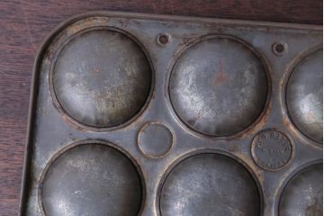 アンティーク雑貨　イギリスアンティーク　古いブリキ製　ケーキの焼き型　baking tin(ベーキング ティン)(2)