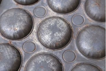 アンティーク雑貨　イギリスアンティーク　古いブリキ製　ケーキの焼き型　baking tin(ベーキング ティン)(2)