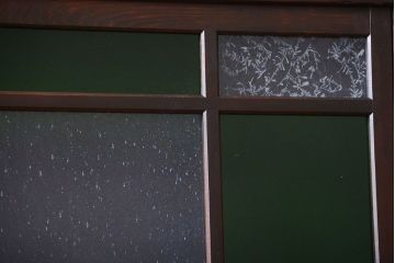 アンティーク　色ガラス入り!モダンなガラス帯戸4枚セット