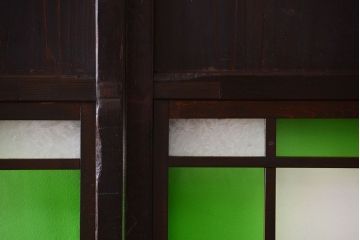 アンティーク　色ガラス入り!モダンなガラス帯戸4枚セット