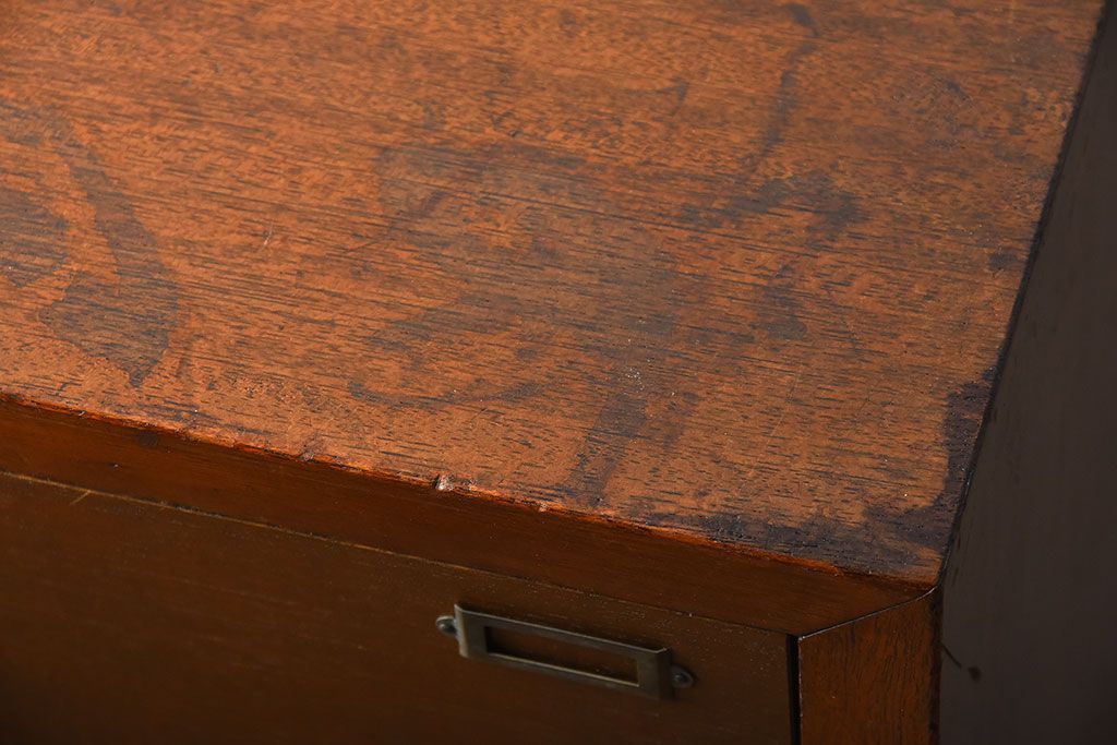 アンティーク家具　アンティーク　ネームプレート付き!古い木の縦型チェスト