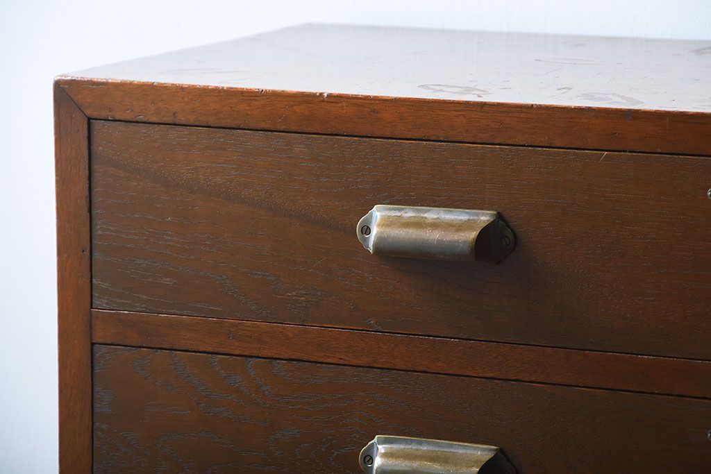 アンティーク家具　アンティーク　ネームプレート付き!古い木の縦型チェスト