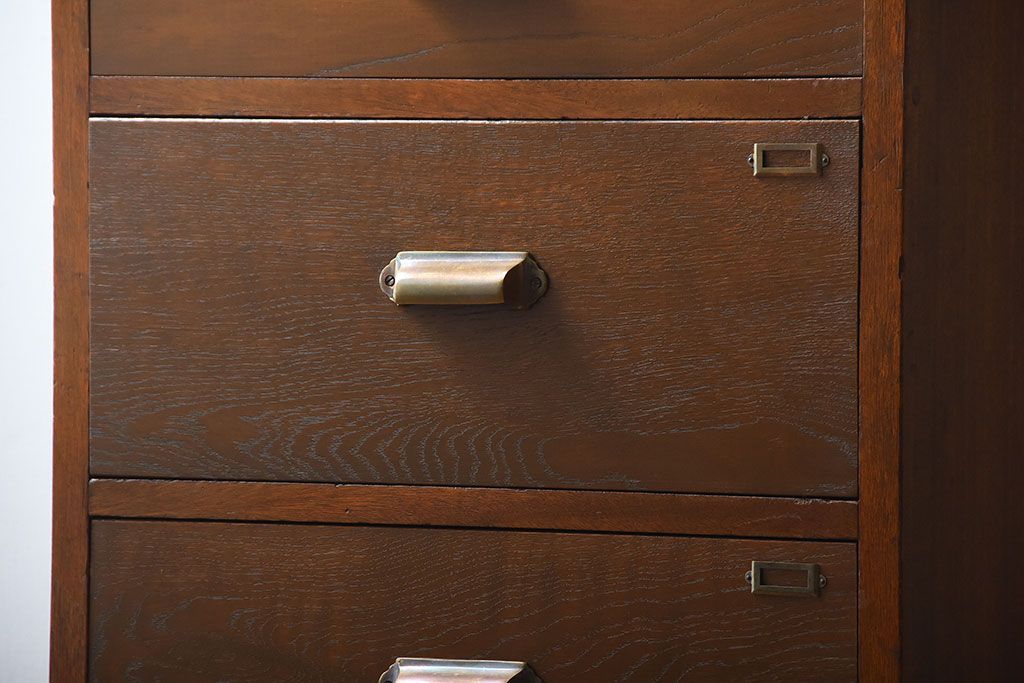 アンティーク家具　アンティーク　ネームプレート付き!古い木の縦型チェスト