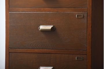 アンティーク家具　アンティーク　ネームプレート付き!古い木の縦型チェスト