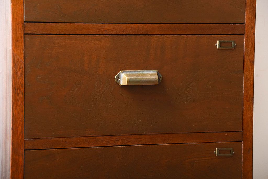 アンティーク家具　アンティーク　ネームプレート付き!古い木の縦型チェスト