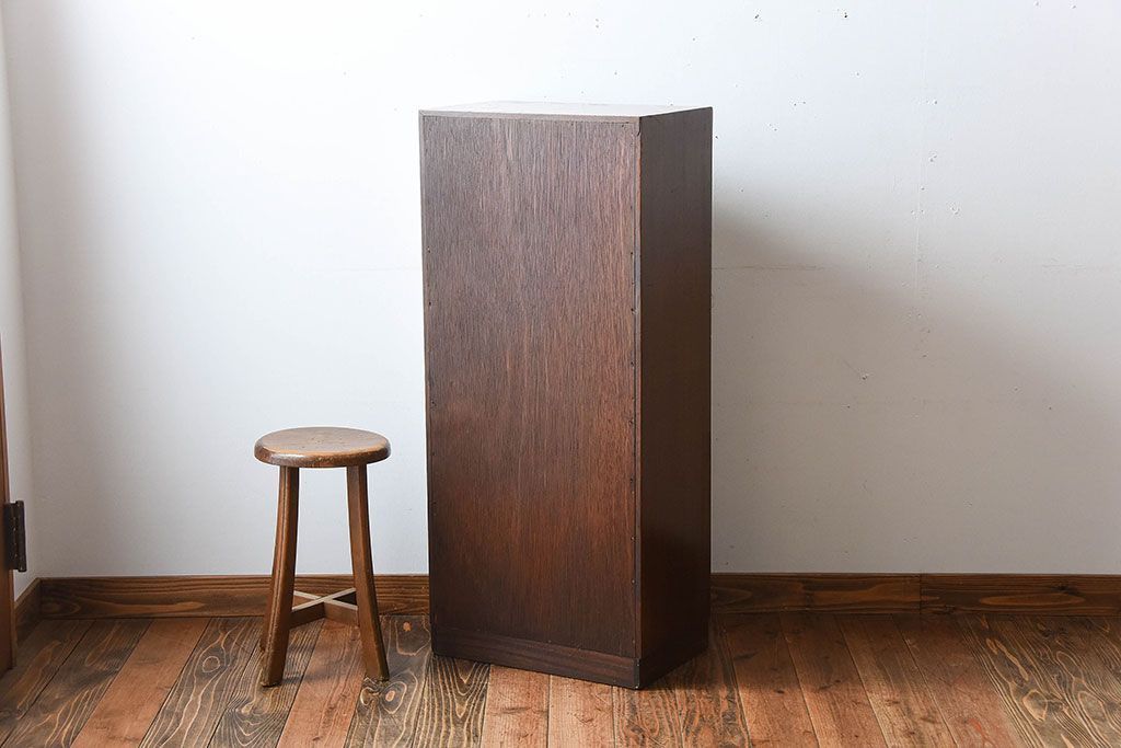 アンティーク家具　アンティーク　ネームプレート付き!古い木の縦型チェスト