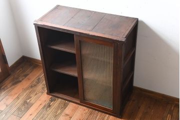 アンティーク家具　和製アンティーク　モールガラス引き戸の古い木製収納棚