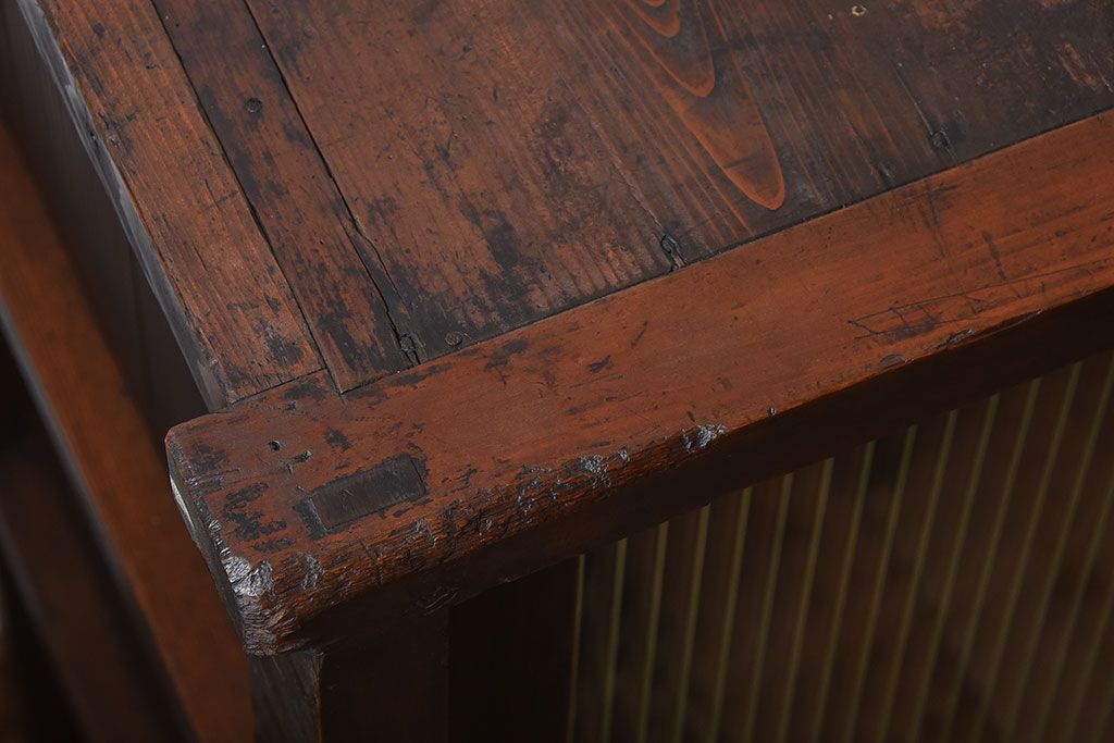 アンティーク家具　和製アンティーク　モールガラス引き戸の古い木製収納棚