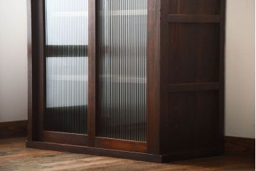 アンティーク家具　和製アンティーク　モールガラス引き戸の古い木製収納棚