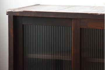 アンティーク家具　和製アンティーク　モールガラス引き戸の古い木製収納棚