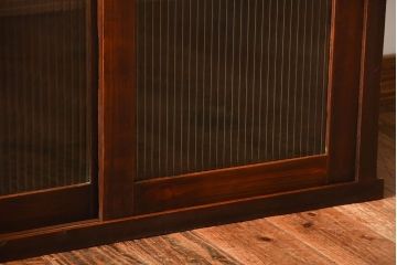 アンティーク家具　和製アンティーク　モールガラス引き戸の古い木製収納棚