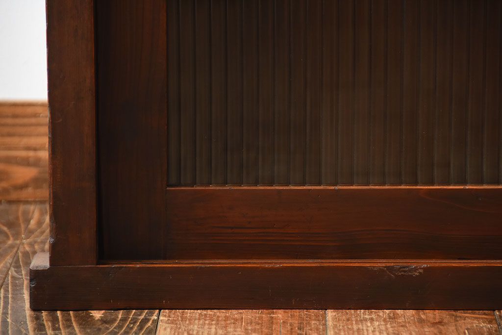 アンティーク家具　和製アンティーク　モールガラス引き戸の古い木製収納棚