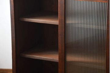 アンティーク家具　和製アンティーク　モールガラス引き戸の古い木製収納棚