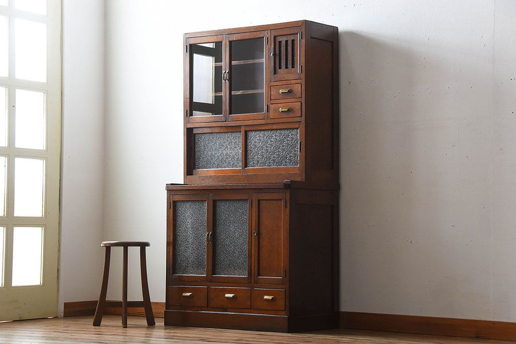 レトロ家具　昭和レトロ　作業台付き!古いナラ材のアンティークカップボード(食器棚)