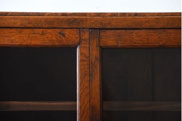 レトロ家具　昭和レトロ　作業台付き!古いナラ材のアンティークカップボード(食器棚)