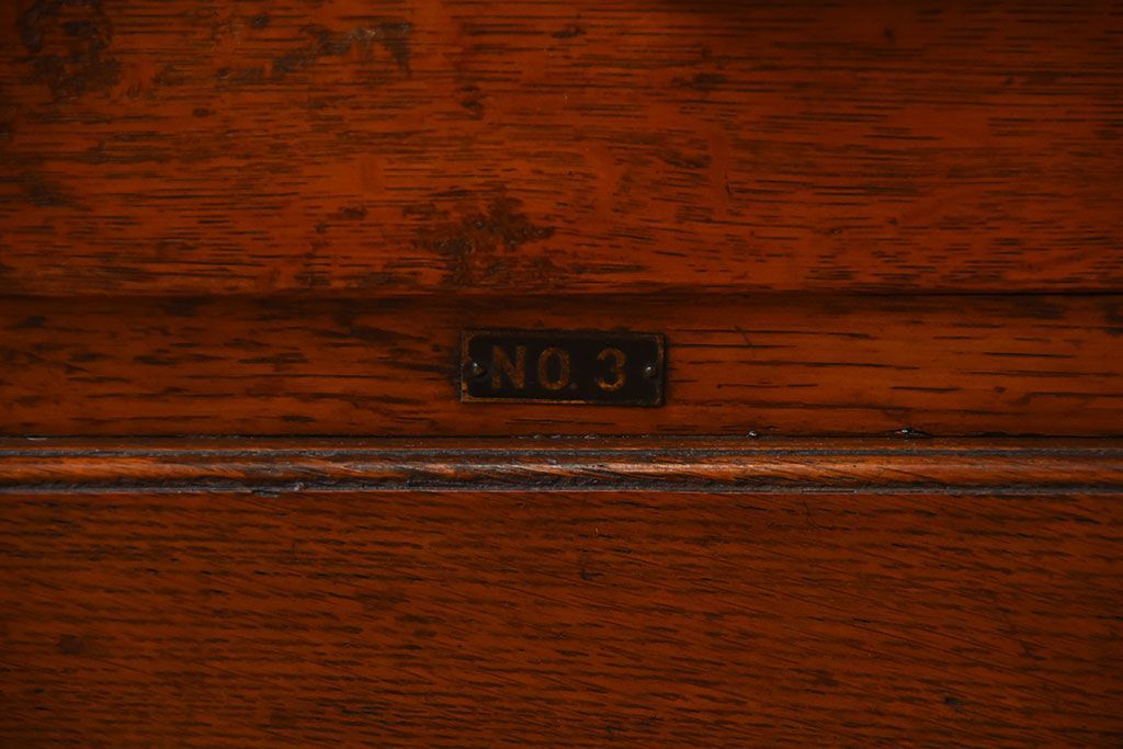 レトロ家具　昭和レトロ　作業台付き!古いナラ材のアンティークカップボード(食器棚)