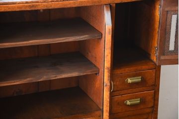 レトロ家具　昭和レトロ　作業台付き!古いナラ材のアンティークカップボード(食器棚)