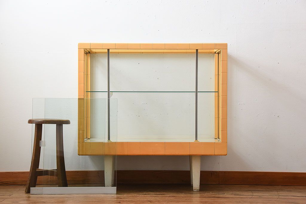 レトロ家具　昭和レトロ　かわいらしい見た目のセキスイファッションケース(ガラスケース)