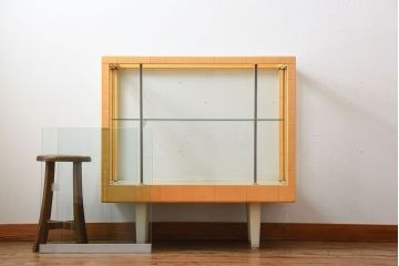レトロ家具　昭和レトロ　かわいらしい見た目のセキスイファッションケース(ガラスケース)