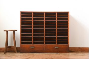 レトロ家具　昭和レトロ　古い木製の引き出し付きアンティーク書類棚(カルテケース)