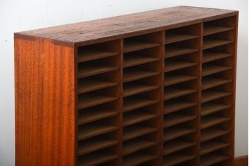 レトロ家具　昭和レトロ　古い木製の引き出し付きアンティーク書類棚(カルテケース)