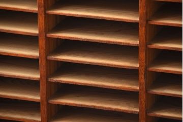 レトロ家具　昭和レトロ　古い木製の引き出し付きアンティーク書類棚(カルテケース)