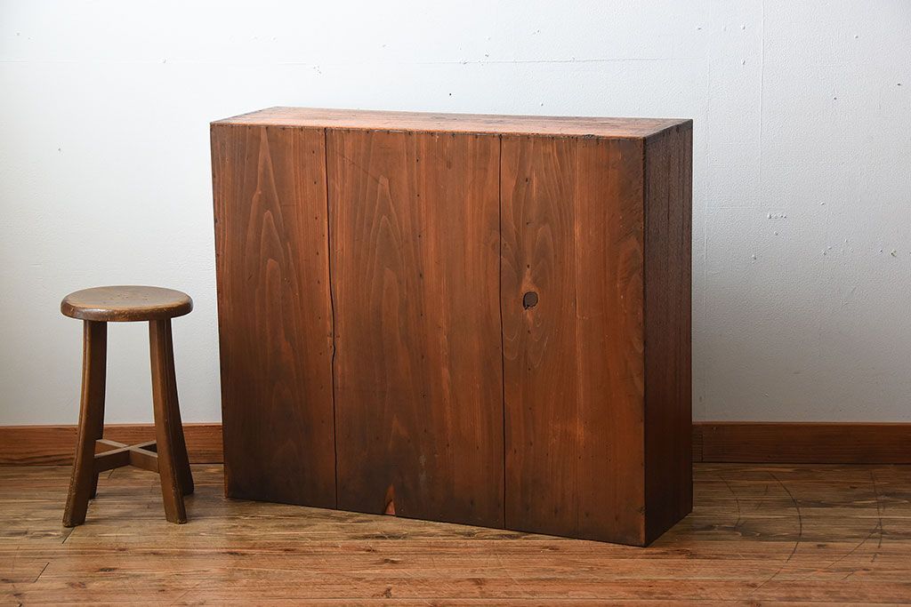 レトロ家具　昭和レトロ　古い木製の引き出し付きアンティーク書類棚(カルテケース)