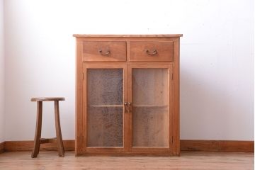 アンティーク家具　和製アンティーク　結霜ガラス入り!古い木製のコーナーキャビネット