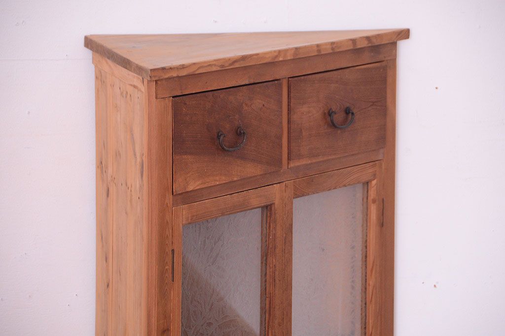 アンティーク家具　和製アンティーク　結霜ガラス入り!古い木製のコーナーキャビネット