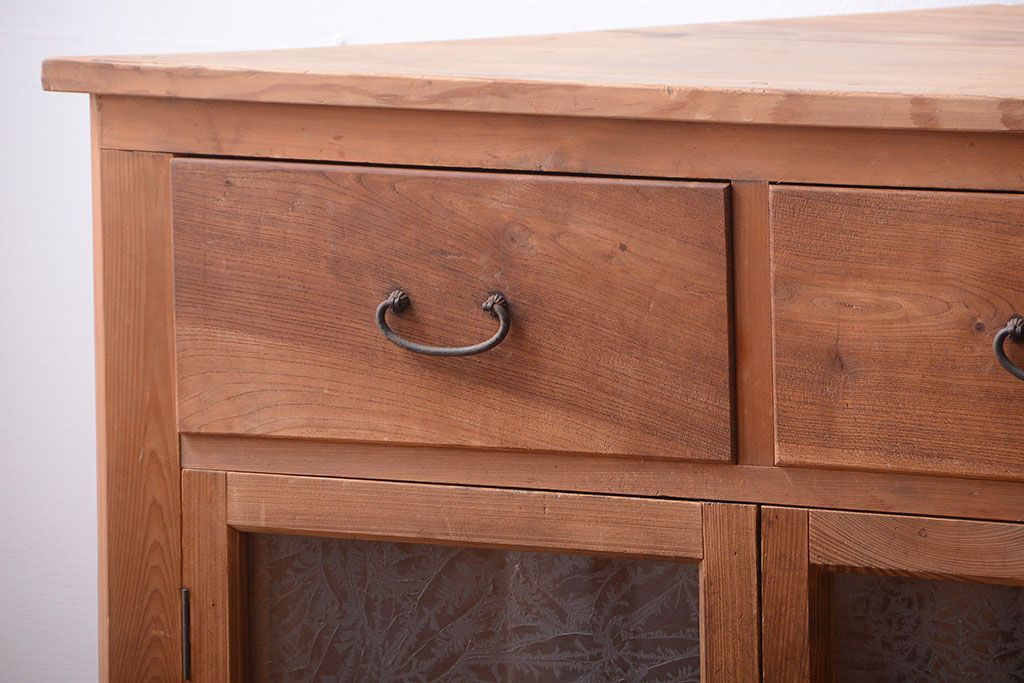 アンティーク家具　和製アンティーク　結霜ガラス入り!古い木製のコーナーキャビネット