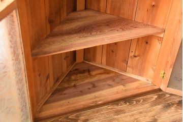 アンティーク家具　和製アンティーク　結霜ガラス入り!古い木製のコーナーキャビネット