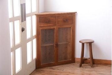 アンティーク家具　和製アンティーク　結霜ガラス入り!古い木製のコーナーキャビネット